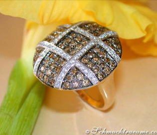 Extravagant Brown & White Diamond Ring