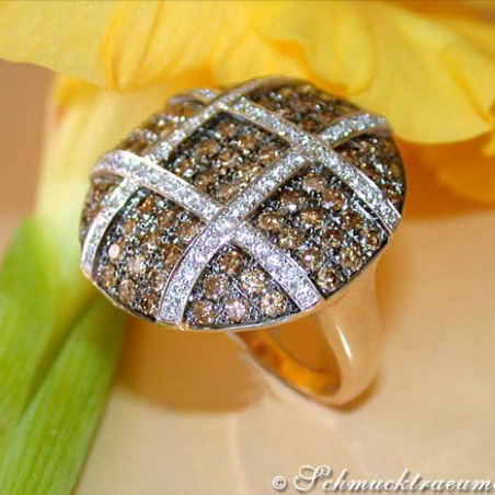 Extravagant Brown & White Diamond Ring