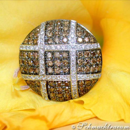 Extravagant Brown & White Diamond Ring
