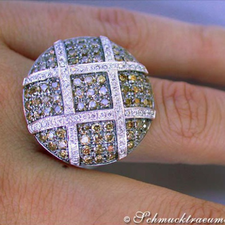 Extravagant Brown & White Diamond Ring