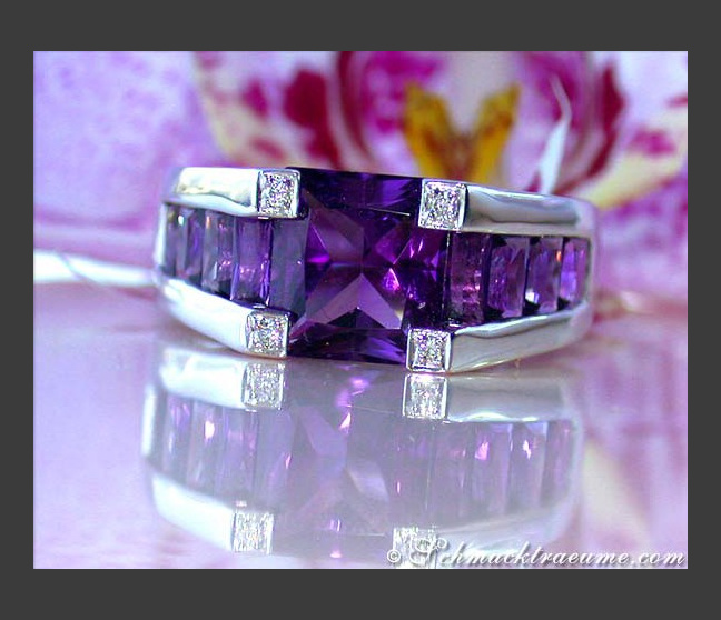 Extravagant Amethyst Ring with Diamonds Extravagant Amethyst Ring with Diamonds