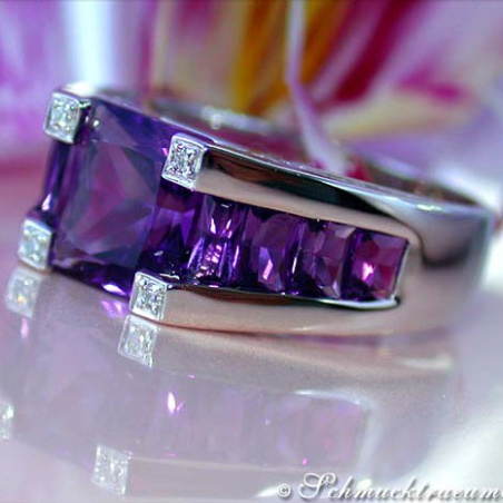 Extravagant Amethyst Ring with Diamonds