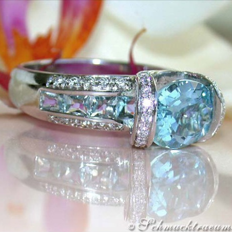 Aquamarin Ring mit Brillanten in Weißgold