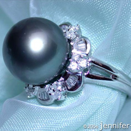 Edler Tahitiperle Ring mit Diamanten (Baguette & Brillant Schliff)