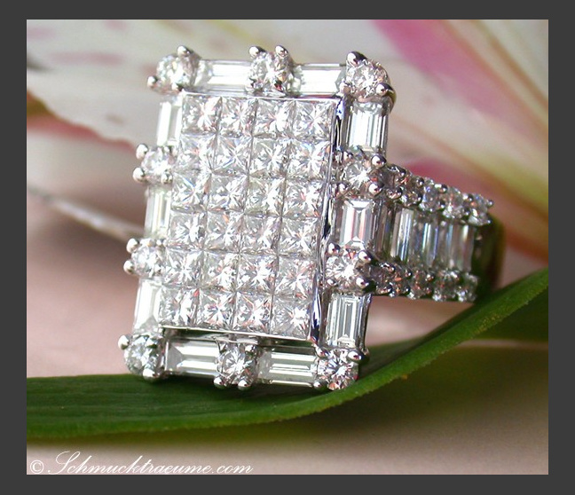 Exclusive Diamond Ring (3,73 ct.) Exclusive Diamond Ring (3,73 ct.)