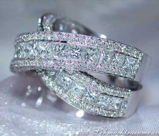 Glorious Diamond Ring (7 ct. tcw)