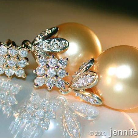 Goldene Südseeperlen Ohrringe mit Diamanten