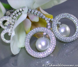 Impressive South Sea Pearl Earrings with Diamonds (70 mm)