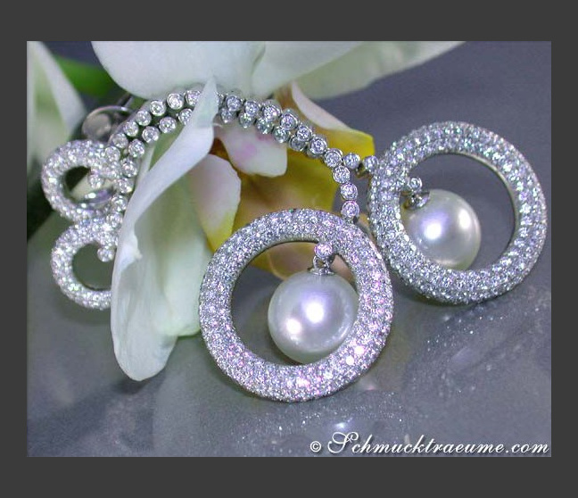 Impressive South Sea Pearl Earrings with Diamonds (70 mm) Impressive South Sea Pearl Earrings with Diamonds (70 mm)
