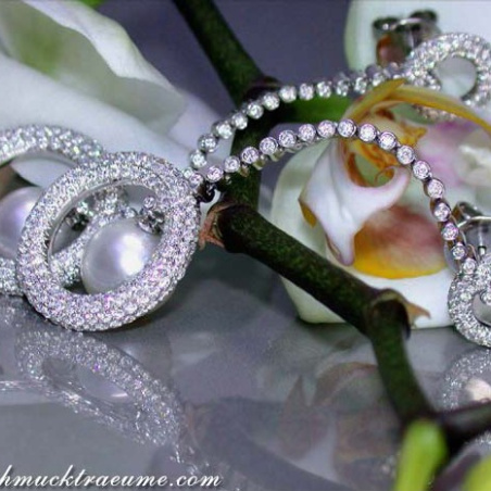 Impressive South Sea Pearl Earrings with Diamonds (70 mm)