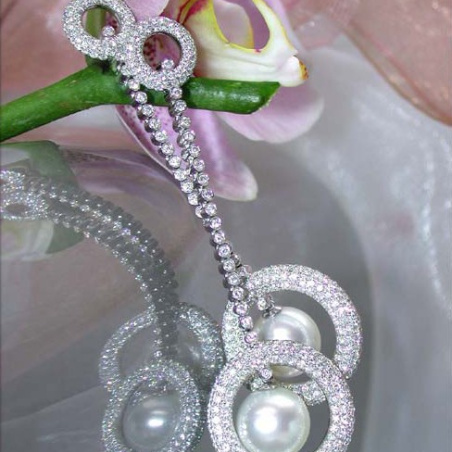 Impressive South Sea Pearl Earrings with Diamonds (70 mm)