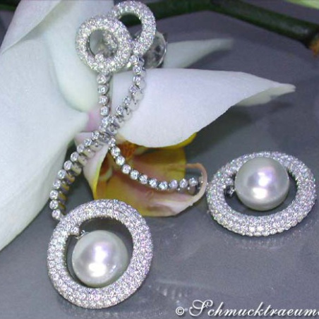 Impressive South Sea Pearl Earrings with Diamonds (70 mm)