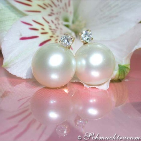Beautiful Southsea Pearl Studs with Diamonds in Yellow Gold 14k
