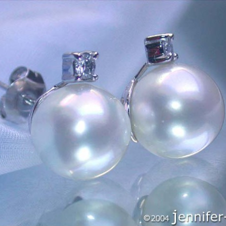 Beautiful Southsea Pearl Studs with Diamonds in White gold 14k