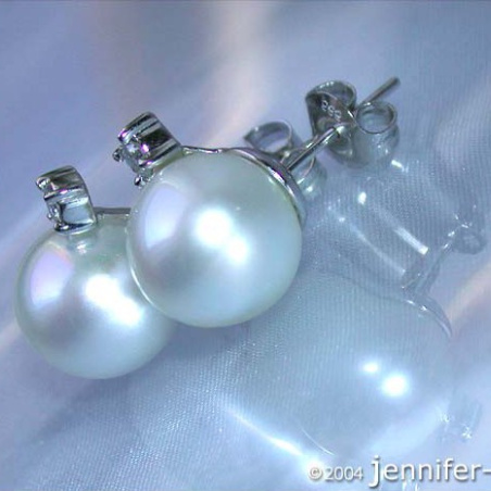 Beautiful Southsea Pearl Studs with Diamonds in White gold 14k