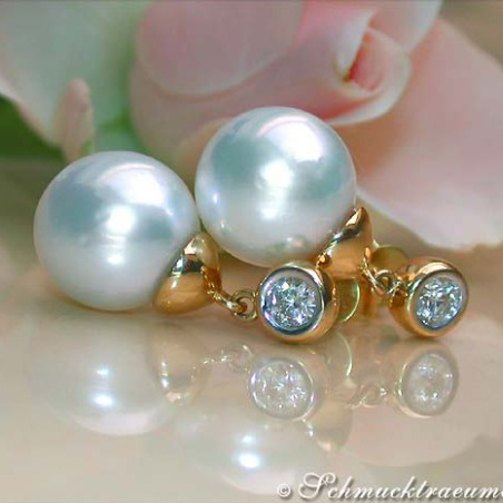 Exquisite Southsea Pearl Diamond Earrings in Yellow gold