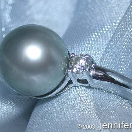 Aparter Tahitiperle Ring mit Brillanten in Weißgold