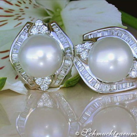 Giant Southsea Pearl Earrings with Diamonds (13,5 - 14 mm)