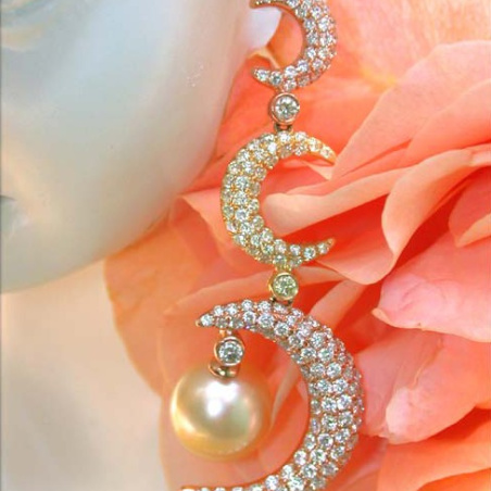 Stunning Dangling Earrings with Golden Southsea Pearls and Diamonds