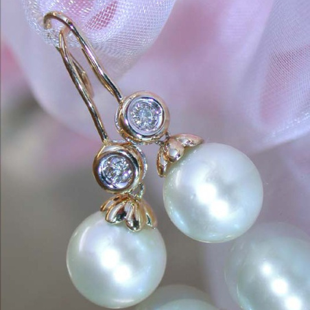 Enchanting Southsea Pearl Hanging Earrings with Diamonds