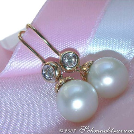 Enchanting Southsea Pearl Hanging Earrings with Diamonds