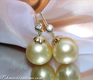 Pretty Hanging Earrings with Southsea Pearls & Diamonds