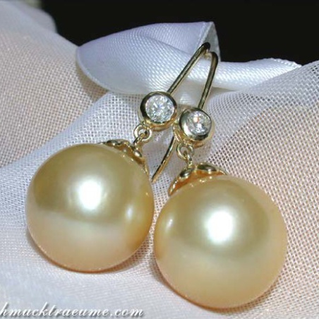 Pretty Hanging Earrings with Southsea Pearls & Diamonds