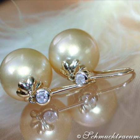 Pretty Hanging Earrings with Southsea Pearls & Diamonds