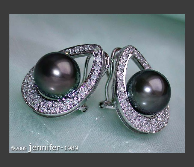 Pretty Tahitian Pearl Diamond Studs - Mikimoto Design Pretty Tahitian Pearl Diamond Studs - Mikimoto Design