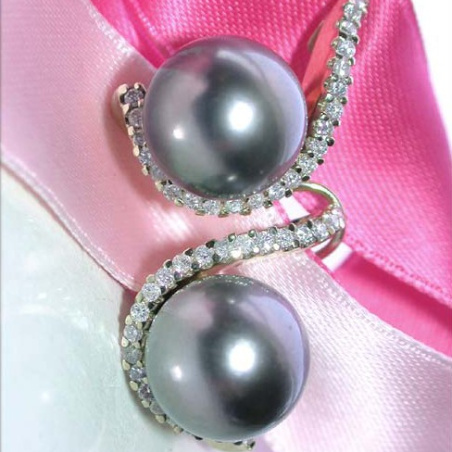 Beautiful Tahitian Pearl Earrings with Diamonds in Yellow Gold