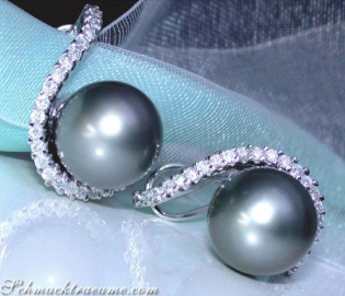 Beautiful Tahitian Pearl Earrings with Diamonds in White gold