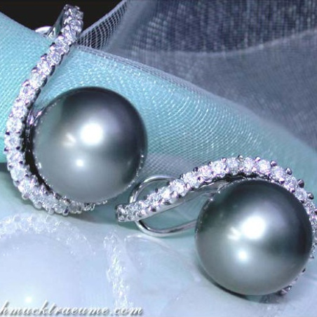 Beautiful Tahitian Pearl Earrings with Diamonds in White gold