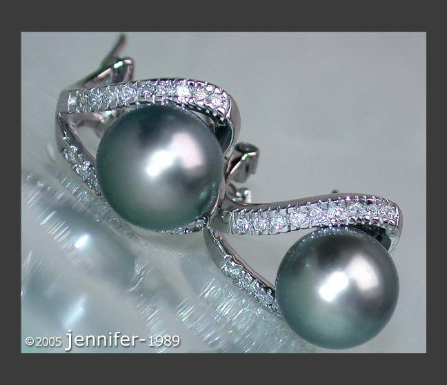 Attractive Tahitian Pearl Earrings Attractive Tahitian Pearl Earrings