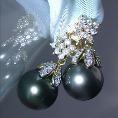 Pretty Tahitian Pearl Earrings with Diamond Squares