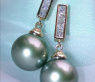 Simple Tahitian Pearl Diamond Earrings in Yellow gold 18k