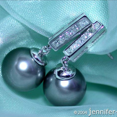 Simple Tahitian Pearl Diamond Earrings in White gold 18k