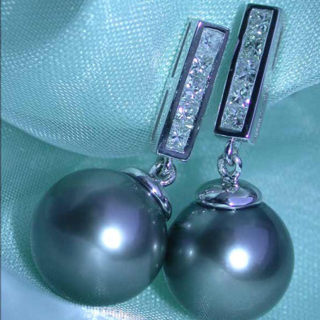 Simple Tahitian Pearl Diamond Earrings in White gold 18k