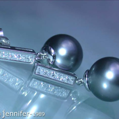 Simple Tahitian Pearl Diamond Earrings in White gold 18k