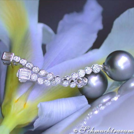 Glorious Dangling Earrings with Tahitian Pearls & Diamonds