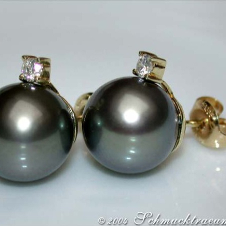 Beautiful Tahitian Pearl Studs with Diamonds in Yellow Gold 14k