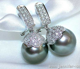 Stately Tahitian Pearl Diamond Earrings in White gold