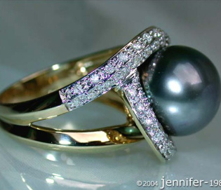 Classy Tahitian Pearl Diamond Ring