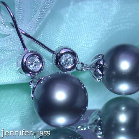 Pretty Tahitian Pearl Earrings with Diamonds in White gold 14k
