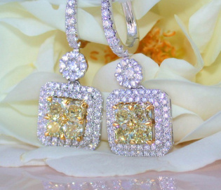 Beautiful Dangling Earrings with White & Yellow Diamonds