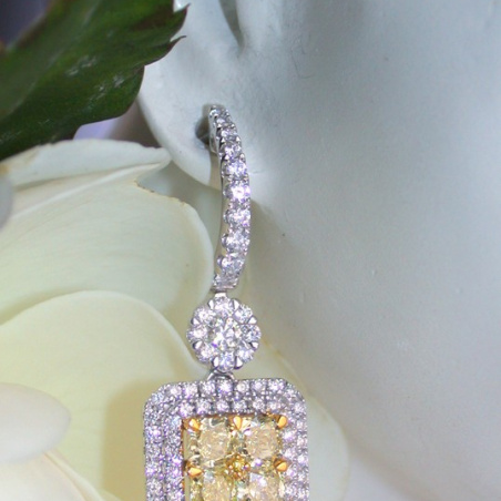 Beautiful Dangling Earrings with White & Yellow Diamonds