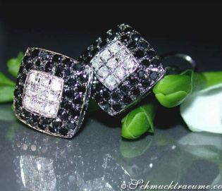 Simple Black & White Diamond Earrings (Square Style)