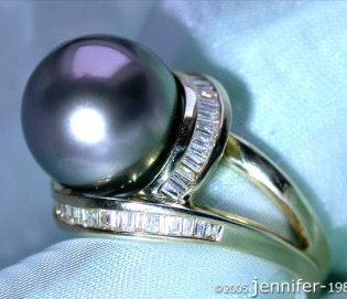 Fabulous Tahitian Pearl Ring with Diamonds in Yellow Gold 18k