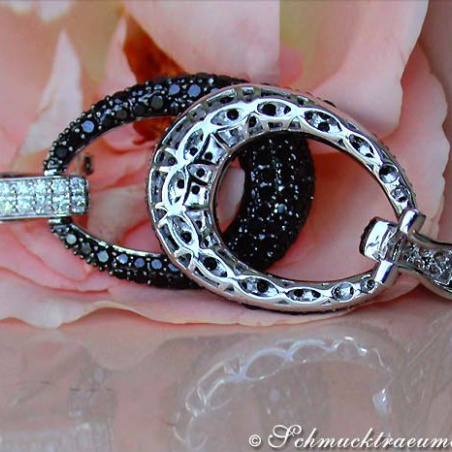 Ohrringe mit schwarzen Diamanten