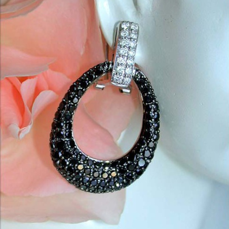 Ohrringe mit schwarzen Diamanten