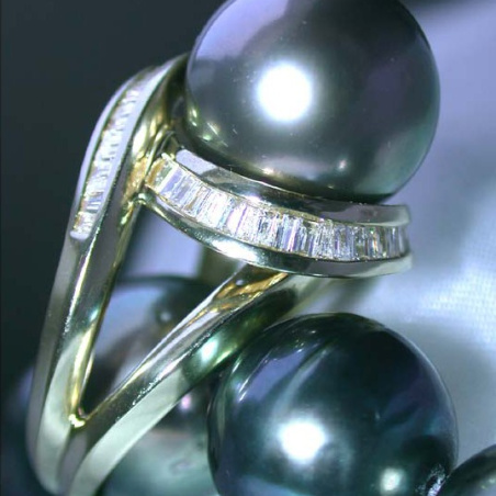 Fabulous Tahitian Pearl Ring with Diamonds in Yellow Gold 18k